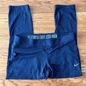 NIKE CROP LEGGINGS
